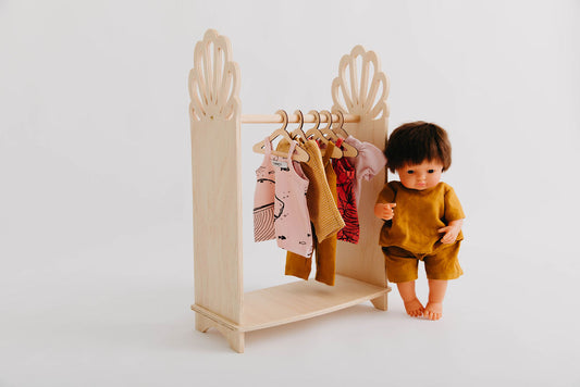 Shell Dolls Clothes Rack