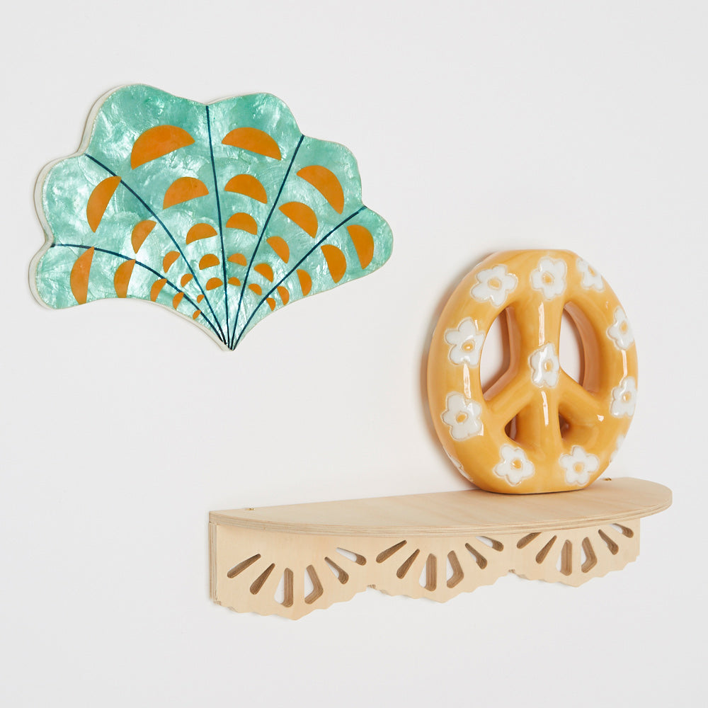 Scalloped Lacey Shelves