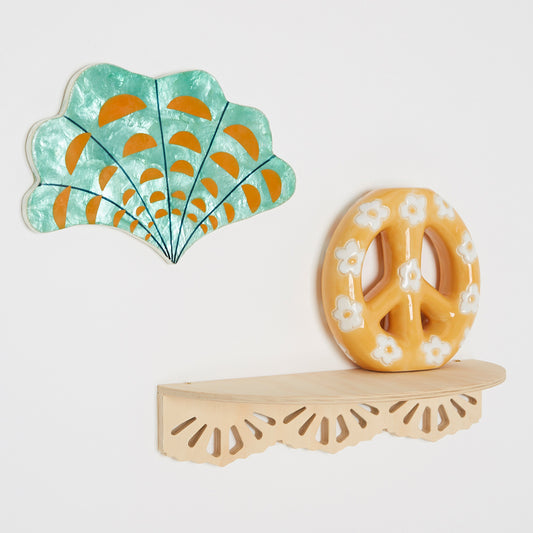 Scalloped Lacey Shelves