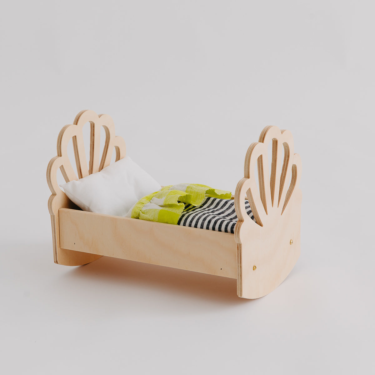 Shell Rocking Cradle