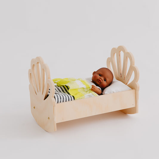 Shell Rocking Cradle
