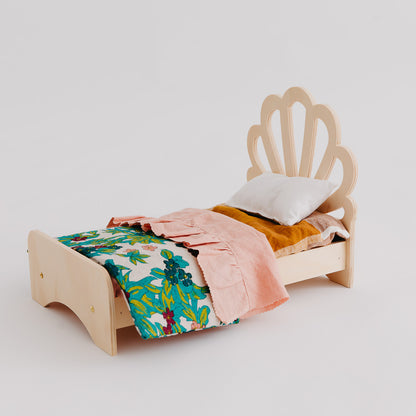 Shell Dolly Bed